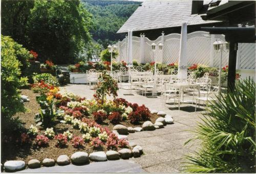 Hotel Zum Weissen Stein Kirchen  Exterior photo