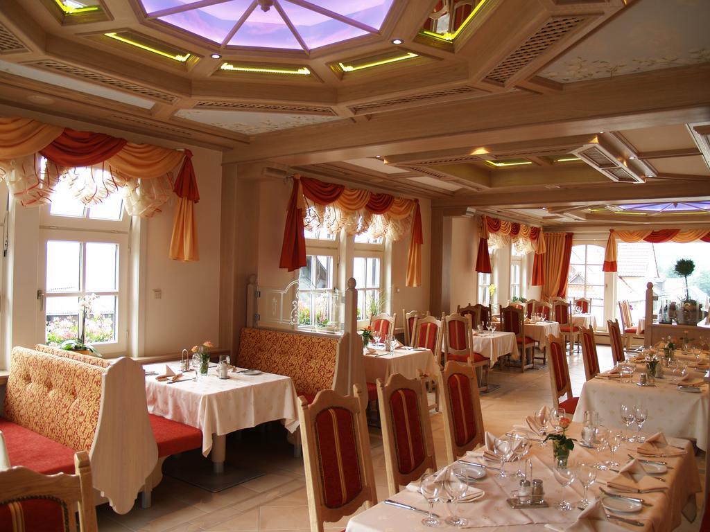 Hotel Zum Weissen Stein Kirchen  Exterior photo