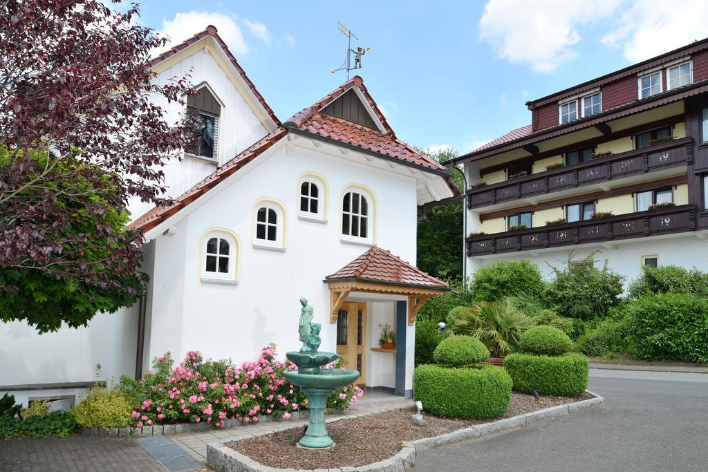 Hotel Zum Weissen Stein Kirchen  Exterior photo