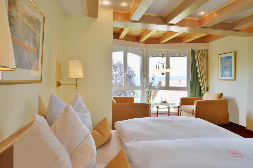 Hotel Zum Weissen Stein Kirchen  Room photo