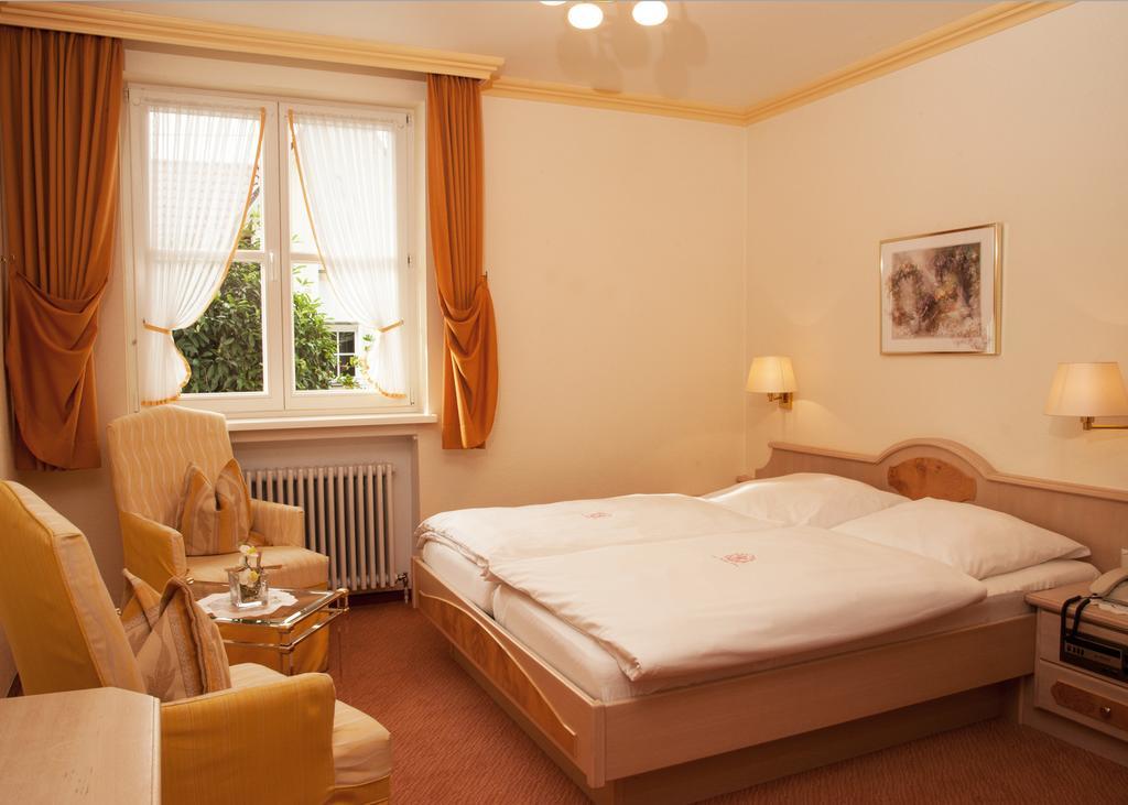Hotel Zum Weissen Stein Kirchen  Room photo