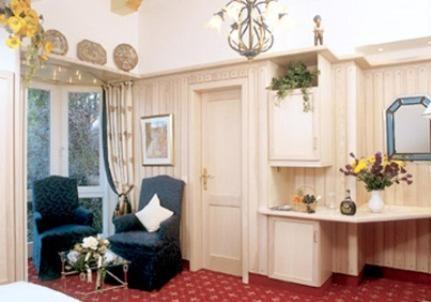 Hotel Zum Weissen Stein Kirchen  Room photo